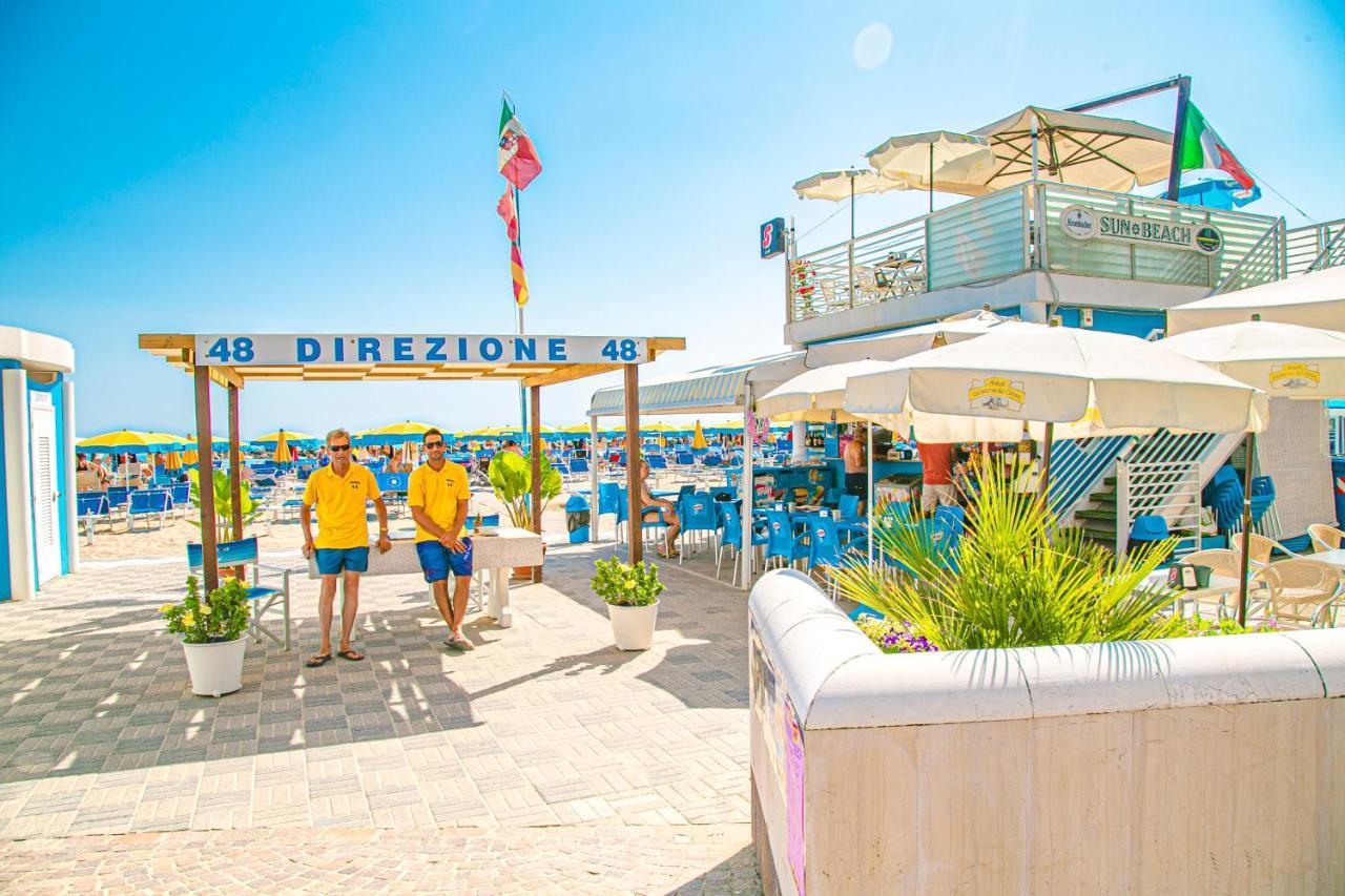 Hotel Ambasciatori Bellaria-Igea Marina Exteriör bild