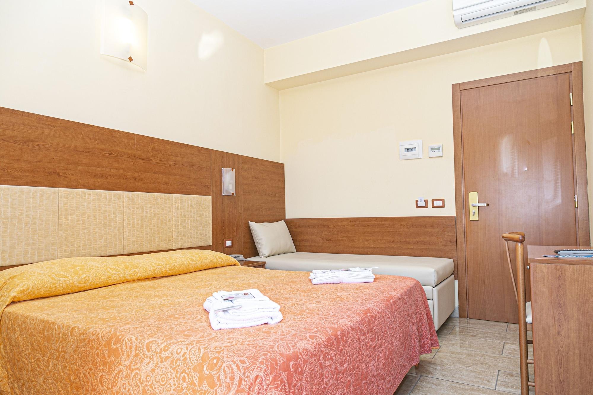 Hotel Ambasciatori Bellaria-Igea Marina Exteriör bild