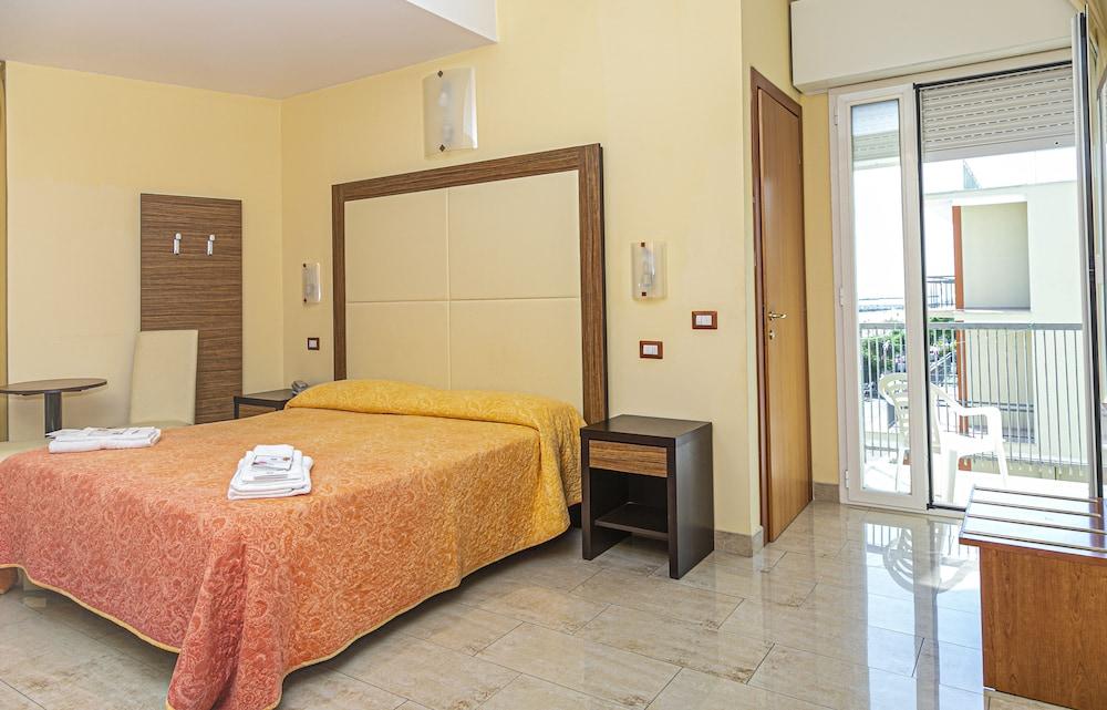 Hotel Ambasciatori Bellaria-Igea Marina Exteriör bild